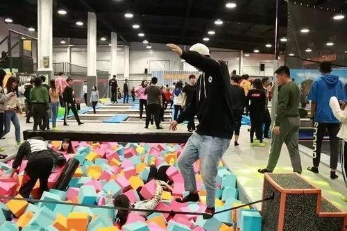 成人床上蹦床视频大全在线观看