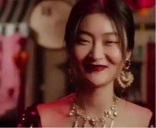 吃瓜群众咋说话的啊视频,视频中的网络流行语解析