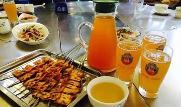 新疆吃瓜奶茶店视频播放