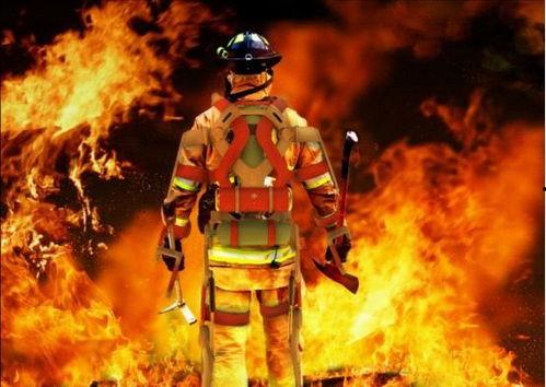 消防员吃白瓜视频全过程,温馨瞬间，消防员与瓜农的甜蜜互动