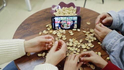 山村吃瓜的视频,一场别开生面的吃瓜盛宴