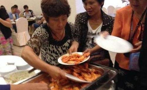 中缅大妈吃瓜事件视频,一场跨国文化交流的误会