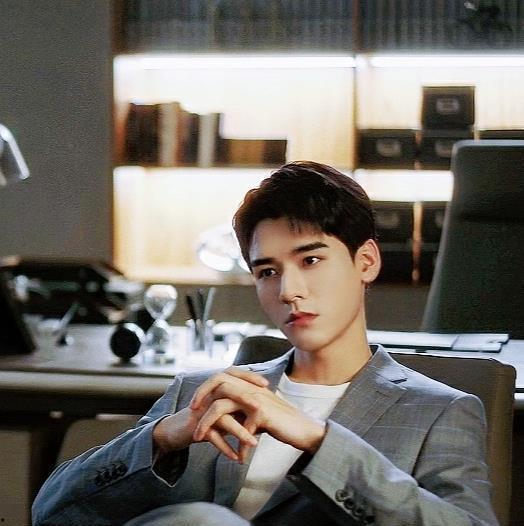 任嘉伦和杨洋吃瓜视频,娱乐圈幕后大揭秘！